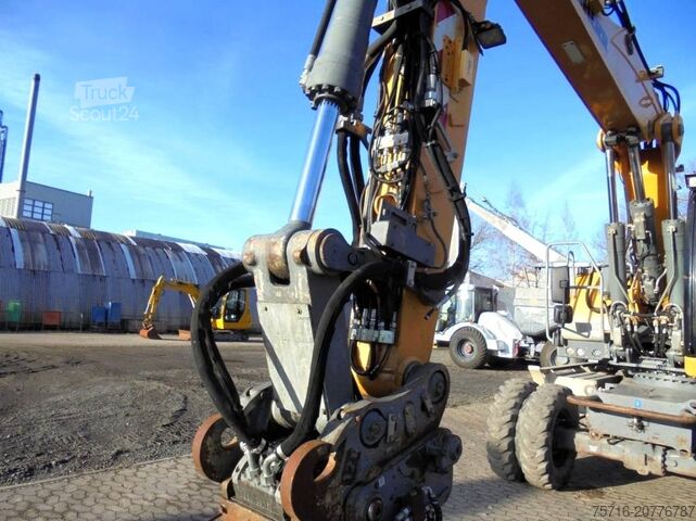 Escavatore gommato Liebherr A 920 Litronic