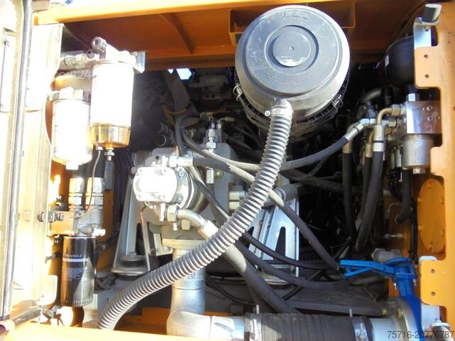 Escavatore gommato Liebherr A 920 Litronic