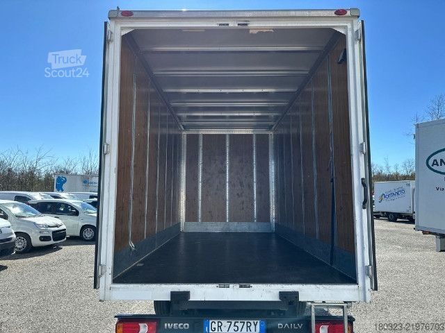 شاحنة بانل IVECO 35C14H
