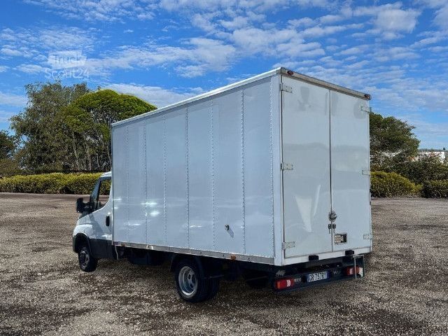 شاحنة بانل IVECO 35C14H