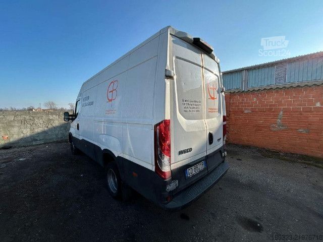Hűtőfelépítményes furgon IVECO 35C18H V