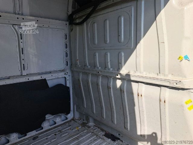 Dobozos furgon Peugeot Peugeot Boxer