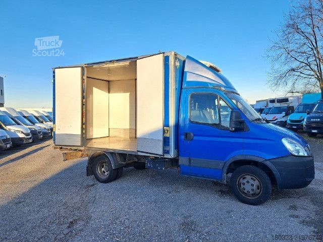 Hűtőfelépítményes furgon IVECO 35C12. MTJ 1.3 16V