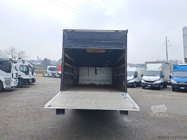Ponyvával szerelt furgon IVECO 60C18