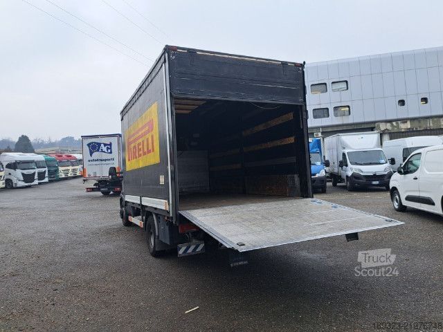Ponyvával szerelt furgon IVECO 60C18