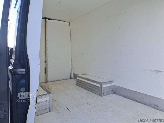 Šaldytuvas sunkvežimis IVECO 35C18H V/P