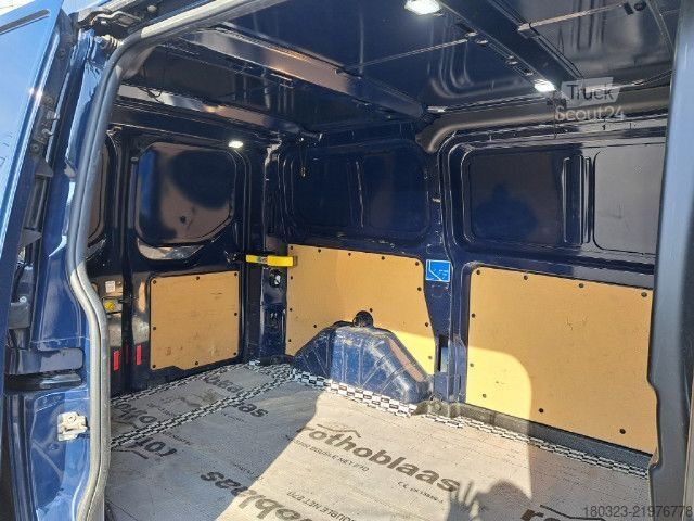 Dobozos furgon Ford Transit custom
