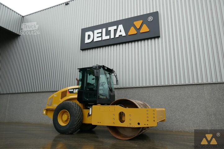 Valjar z enim bobnom Caterpillar CS68B