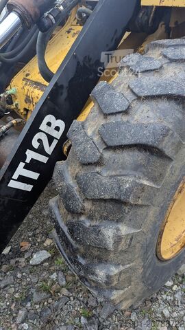 Nakladalnik Caterpillar Radlader IT 12 B C SchnellWechsler Gabel