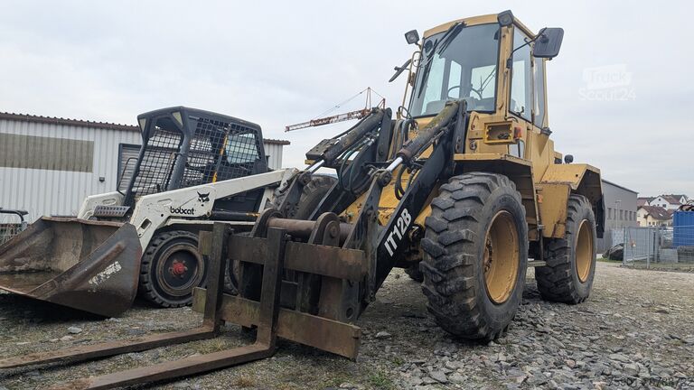 Nakladalnik Caterpillar Radlader IT 12 B C SchnellWechsler Gabel