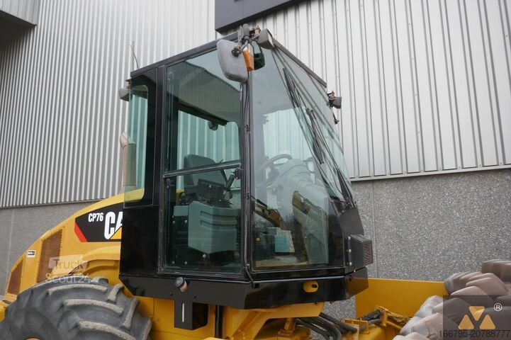 Valjar z enim bobnom Caterpillar CP76