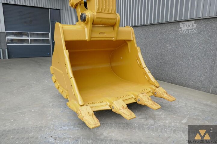 Gosenični bager Caterpillar 390F LME