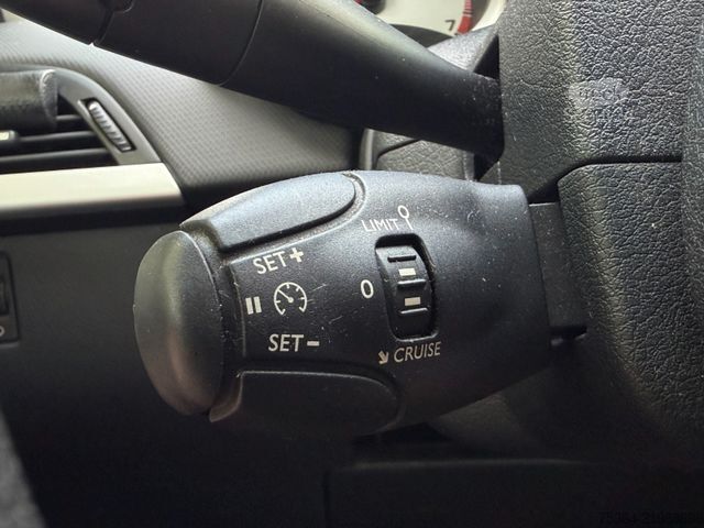 Furgon PEUGEOT 207 Tendance  1.4  VTi 70 kw 5 Türig Klima Eu5