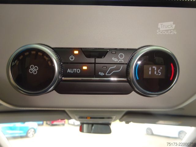 Minibus FORD Tourneo Custom L1 Sport PHEV AHK Exklusiv 360Kam