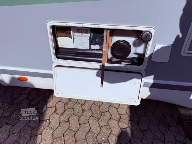 Halvintegrerad husbil CHAUSSON 627 Titanium Line `27
