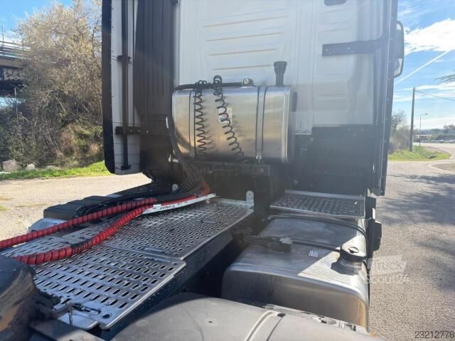 Cap tractor standard Iveco X-WAY 580