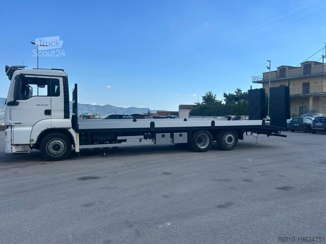 Camión de plataforma MAN TGS 26.360