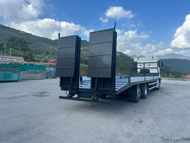 Camión de plataforma MAN TGS 26.360