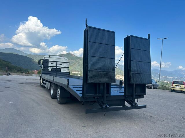 Camión de plataforma MAN TGS 26.360