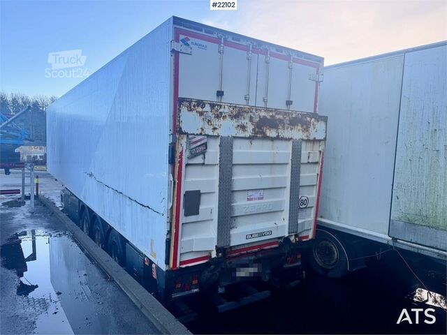 HFR skap-semitrailer med kjøle-/fryseenhet HFR box semi-trailer with refrigeration/freezer unit