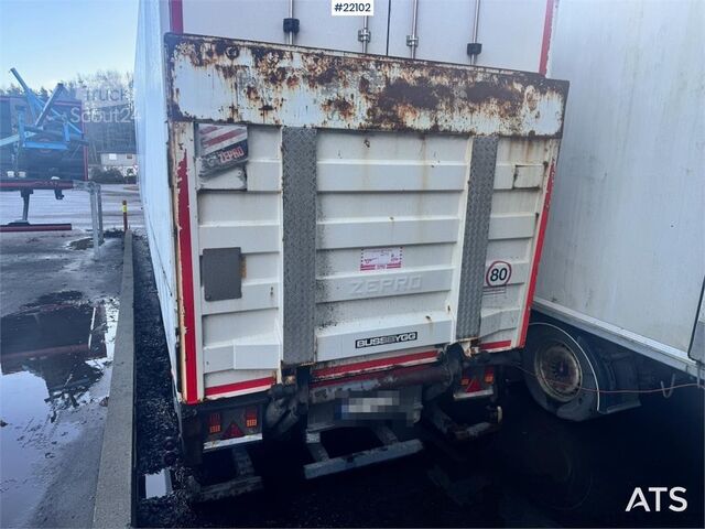 HFR skap-semitrailer med kjøle-/fryseenhet HFR box semi-trailer with refrigeration/freezer unit