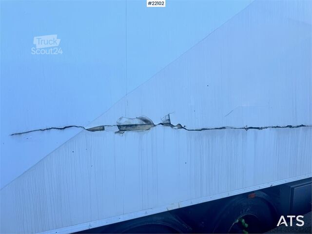 HFR skap-semitrailer med kjøle-/fryseenhet HFR box semi-trailer with refrigeration/freezer unit