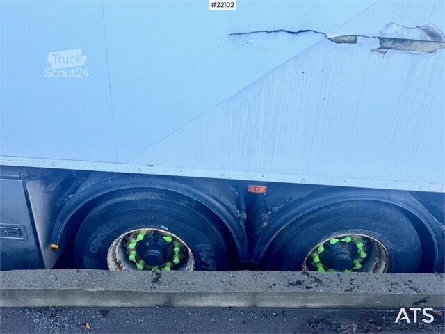 HFR skap-semitrailer med kjøle-/fryseenhet HFR box semi-trailer with refrigeration/freezer unit