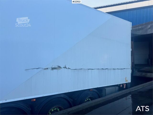 HFR skap-semitrailer med kjøle-/fryseenhet HFR box semi-trailer with refrigeration/freezer unit