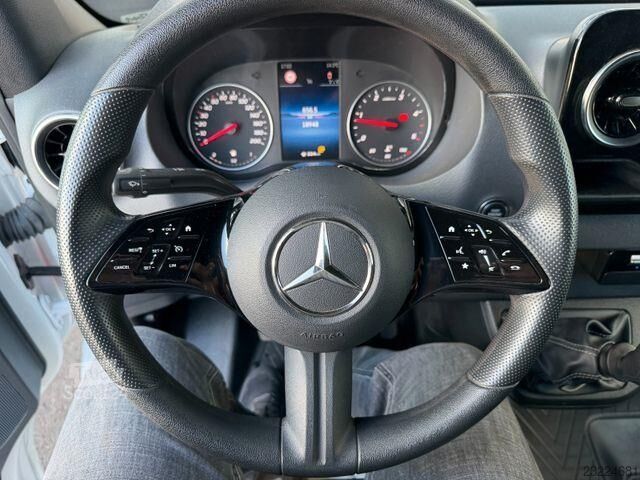 Mercedes-Benz Sprinter 317 CDI, dílenské regály, nezávislé topení, tažné zařízení na 3,5 t Mercedes-Benz Sprinter 317 CDI Werkstatt-Regal Stdheiz AHK3,5t