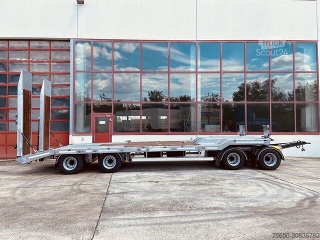 Low loader trailer Möslein T 4 VB F 4 Achs Tieflader- Anhänger, Neufahrzeug