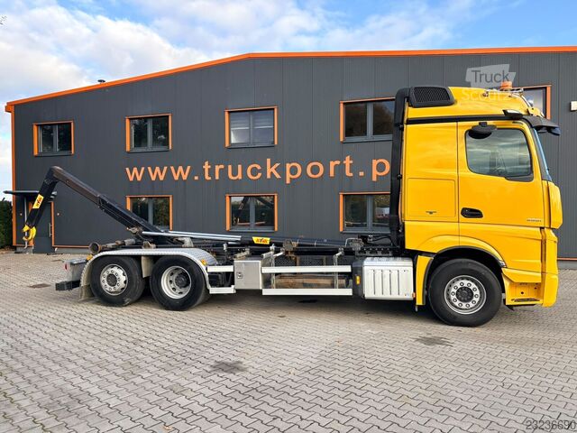 Mercedes-Benz ACTROS 2551 6x2/4 HAKOWIEC HYVA TYP 20-60 S Mercedes-Benz ACTROS 2551 6x2/4 HAKOWIEC HYVA TYP 20-60 S