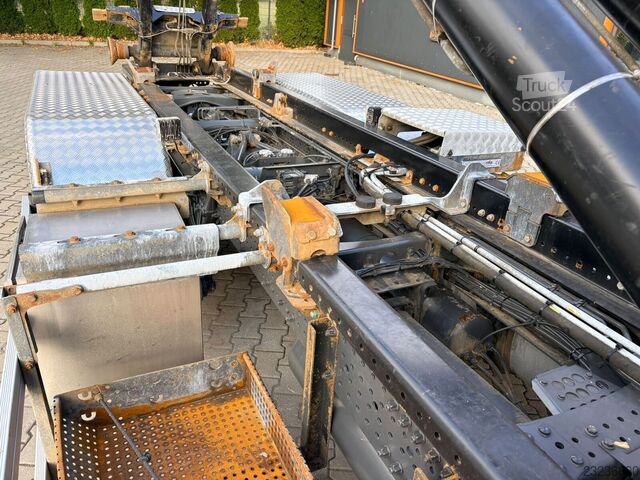 Mercedes-Benz ACTROS 2551 6x2/4 HAKOWIEC HYVA TYP 20-60 S Mercedes-Benz ACTROS 2551 6x2/4 HAKOWIEC HYVA TYP 20-60 S