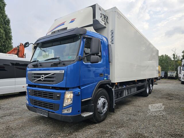 Chladírenský vůz Volvo FM330 6x2 FRIGOBLOCK Multizone Lift/Lenk