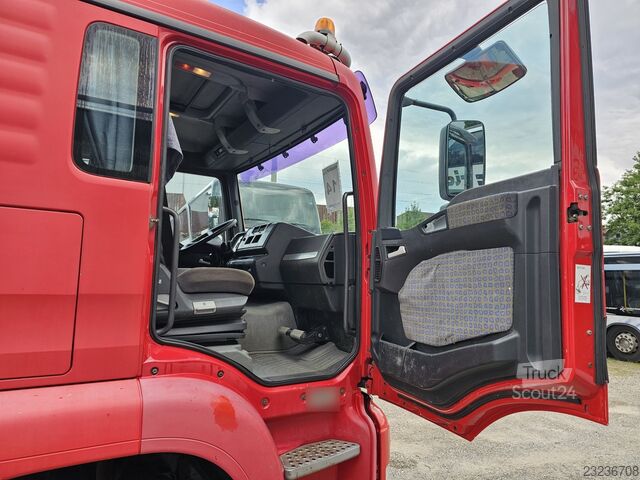 Hákový nosič kontejnerů MAN TGA 26.463 FDLC 8x4 35t Lenkachse