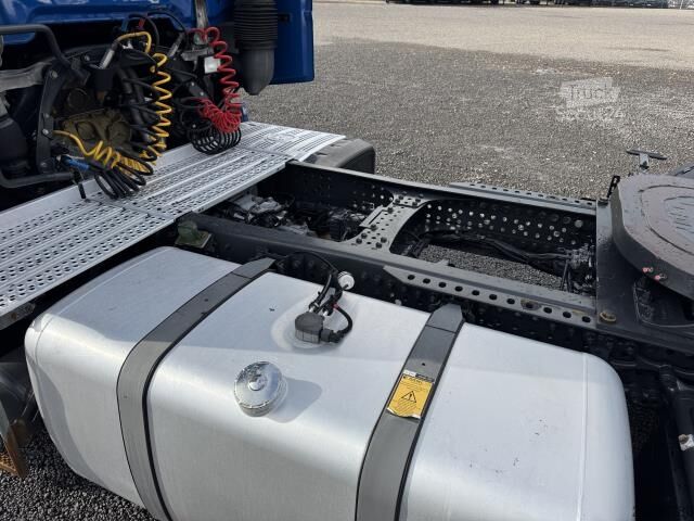 Standardní tahač Mercedes-Benz 1851 LS Actros Gigaspace Retarder Standklima PTO