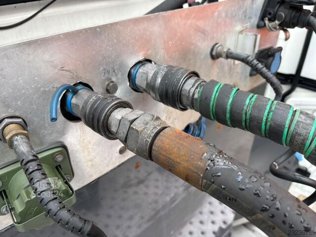 Istrail SA28 cu benă, L = 7.991 mm Istrail SA28 BOX L=7991 mm