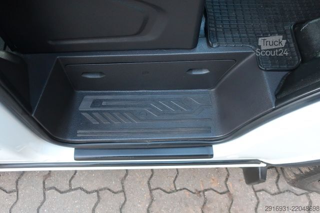 Minibuss FORD Transit 1. Hand / Klima / Tempomat / FN: 22