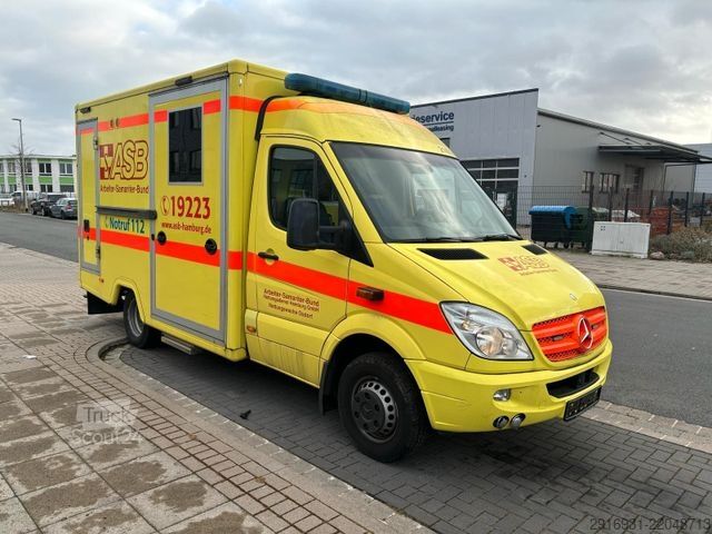 Samochód strażacki MERCEDES-BENZ Sprinter II 516 CDI / Klima / Automatik / RTW
