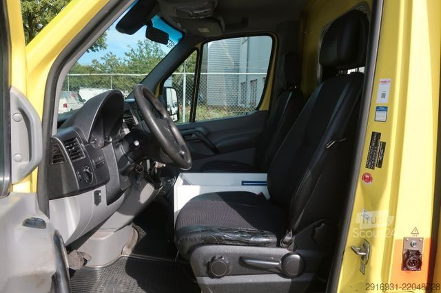 Samochód strażacki MERCEDES-BENZ Sprinter 519 CDI RTW / 1. Hand /SHZ / Fzg Nr:A16
