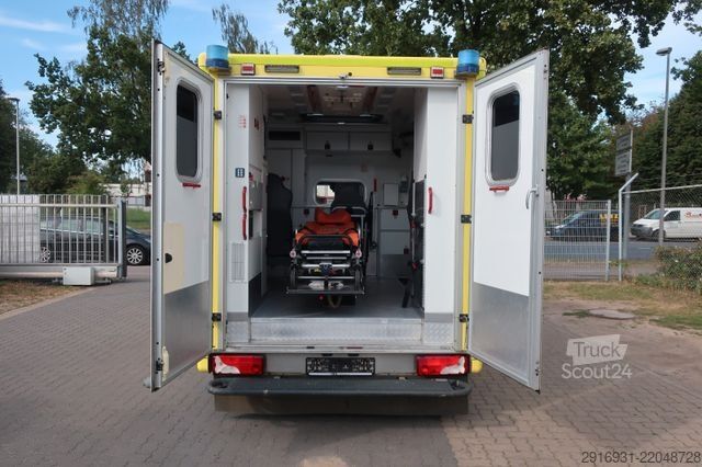 Samochód strażacki MERCEDES-BENZ Sprinter 519 CDI RTW / 1. Hand /SHZ / Fzg Nr:A16