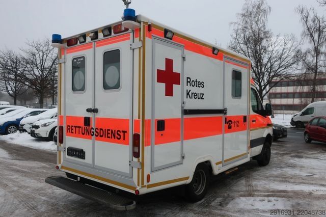 Samochód strażacki MERCEDES-BENZ Nr.A28 Sprinter 516 CDI 4X4 RTW 1.Hand / SHZ