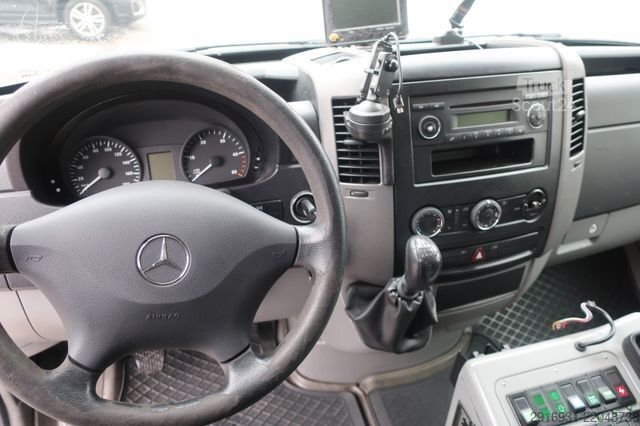 Samochód strażacki MERCEDES-BENZ Nr.A28 Sprinter 516 CDI 4X4 RTW 1.Hand / SHZ