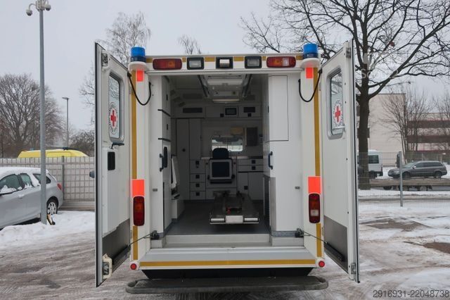 Samochód strażacki MERCEDES-BENZ Nr.A28 Sprinter 516 CDI 4X4 RTW 1.Hand / SHZ