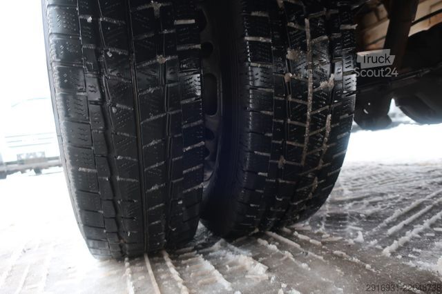 Samochód strażacki MERCEDES-BENZ Nr.A28 Sprinter 516 CDI 4X4 RTW 1.Hand / SHZ