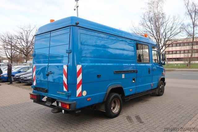 Furgon z wysokim dachem MERCEDES-BENZ Nr.31 Vario 614 D / AHK / SHZ / DoKa 9 Sitzer