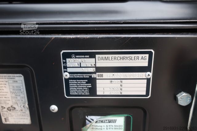 Furgon z wysokim dachem MERCEDES-BENZ Nr.31 Vario 614 D / AHK / SHZ / DoKa 9 Sitzer