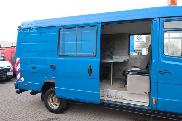 Furgon z wysokim dachem MERCEDES-BENZ Nr.31 Vario 614 D / AHK / SHZ / DoKa 9 Sitzer