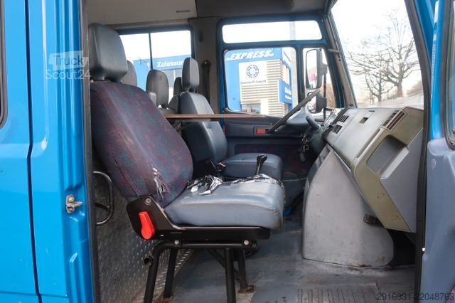 Furgon z wysokim dachem MERCEDES-BENZ Nr.31 Vario 614 D / AHK / SHZ / DoKa 9 Sitzer