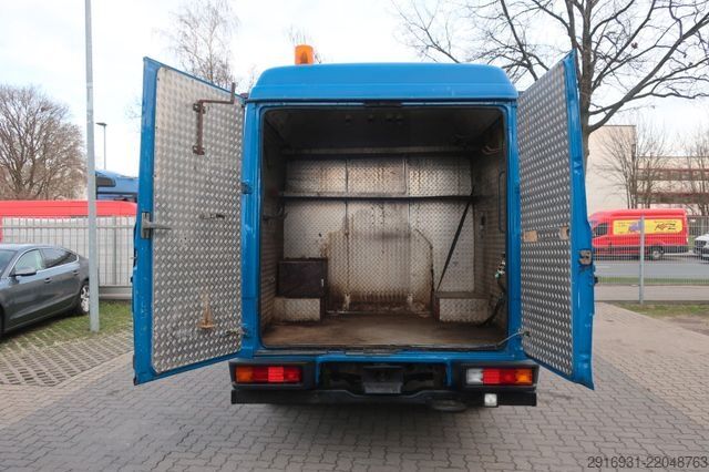 Furgon z wysokim dachem MERCEDES-BENZ Nr.31 Vario 614 D / AHK / SHZ / DoKa 9 Sitzer