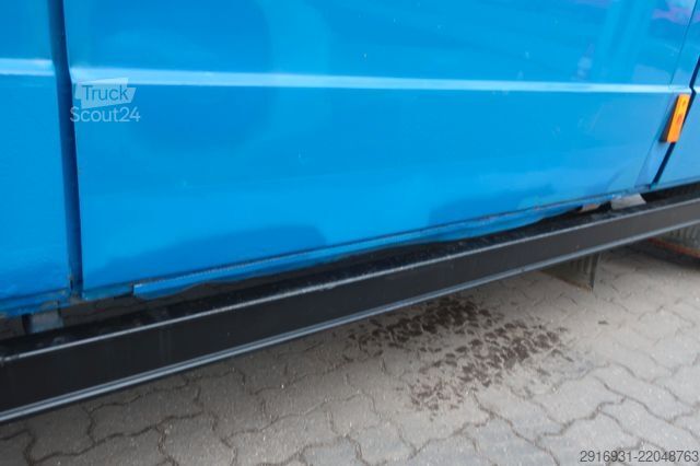 Furgon z wysokim dachem MERCEDES-BENZ Nr.31 Vario 614 D / AHK / SHZ / DoKa 9 Sitzer